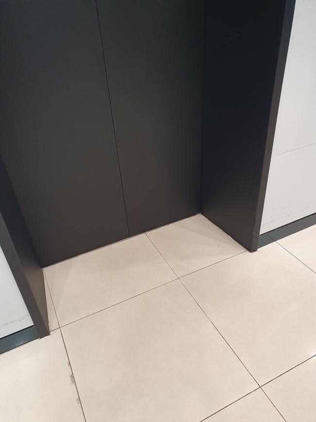 부산 북구 샷시청소, 스팅거클리닝의 전문 서비스로 깨끗하게!