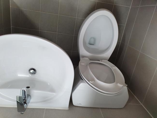 부산 강서구 침대청소, 스팅거클리닝의 전문 청소 서비스로 완벽 해결!