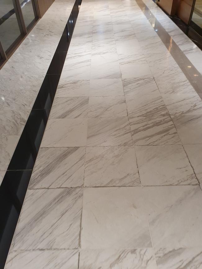 부여군 노래방청소 전문업체, 스팅거클리닝으로 깨끗하게!