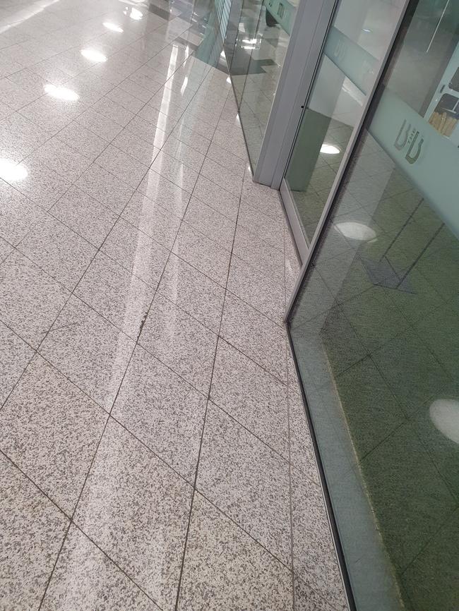 고덕국제신도시 노래방청소, 스팅거클리닝의 전문성으로 깨끗하게!