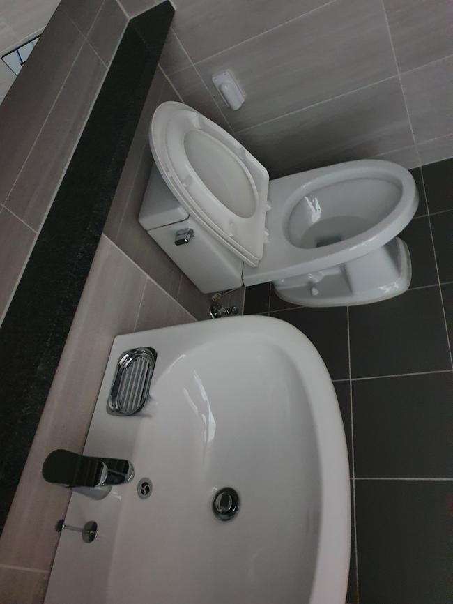 고양시 덕양구 출입구청소, 스팅거클리닝의 전문 청소 서비스